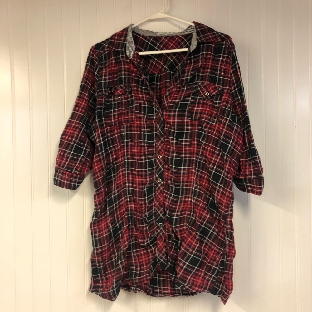 Maurices Red and Black Plaid Button-Up 3/4 Sleeve Shirt Ruched Size 1 1X Flannel